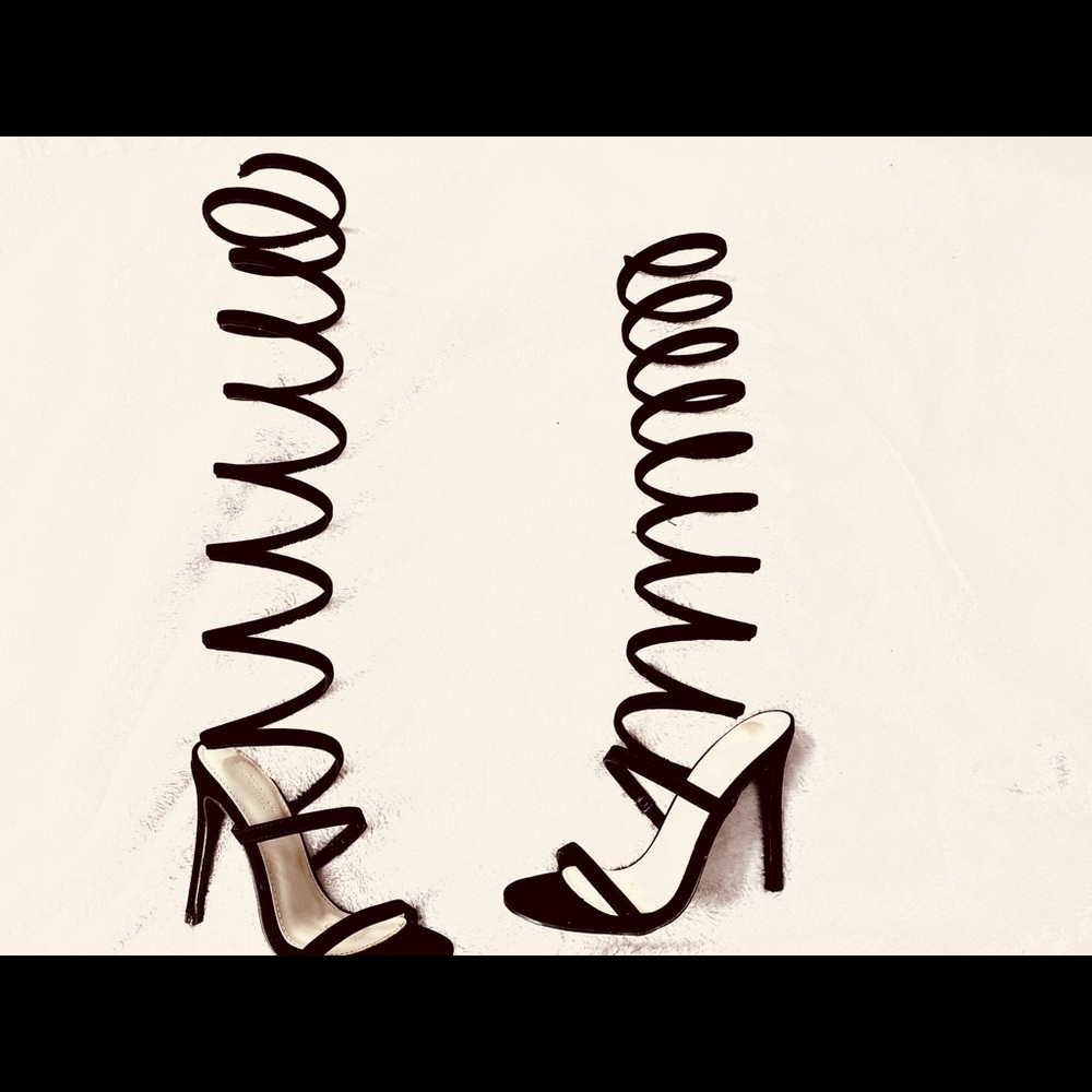 BLACK HEELS